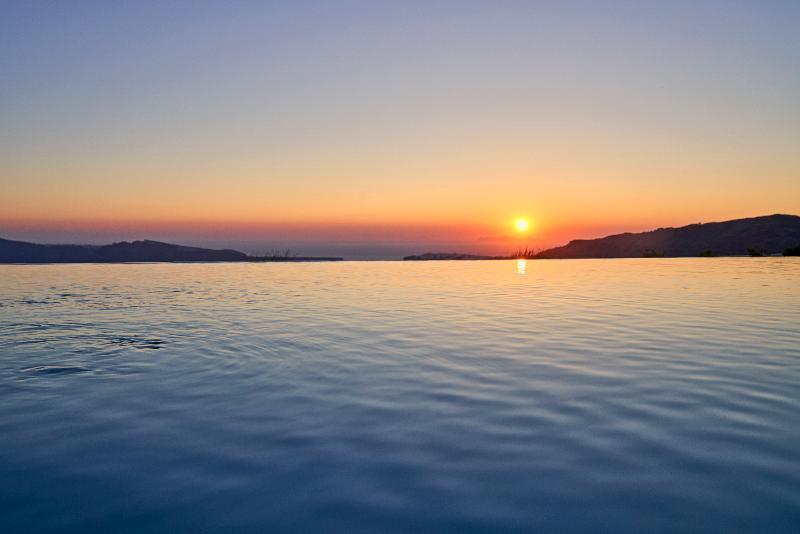 Nobu Hotel Santorini (Adults Only) Imerovigli  Bagian luar foto
