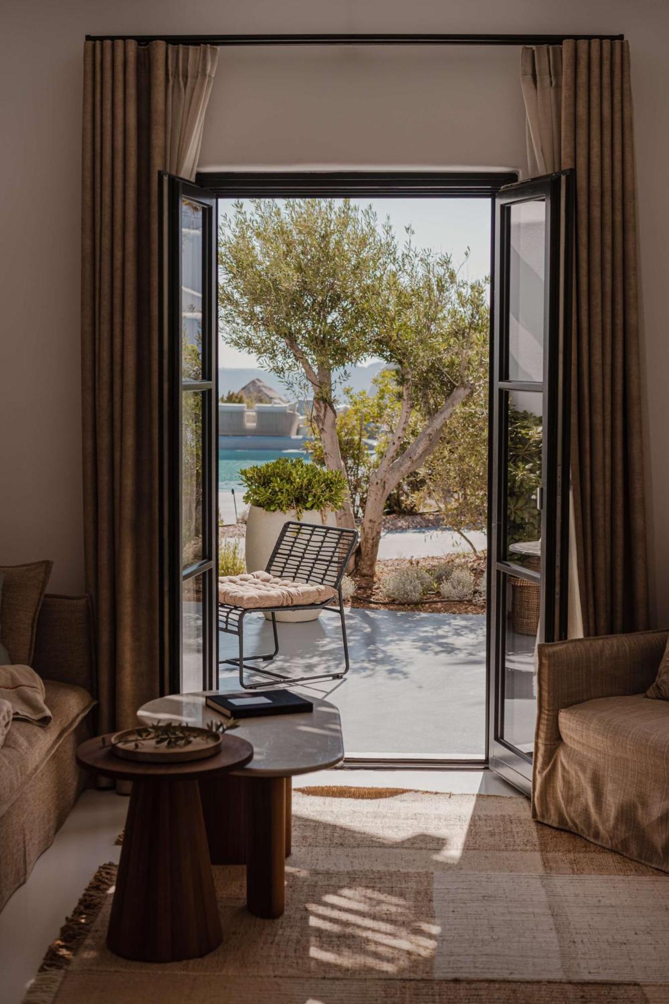 Nobu Hotel Santorini (Adults Only) Imerovigli  Bagian luar foto